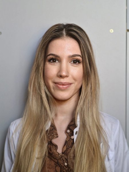 Dr. Adelina Ionescu